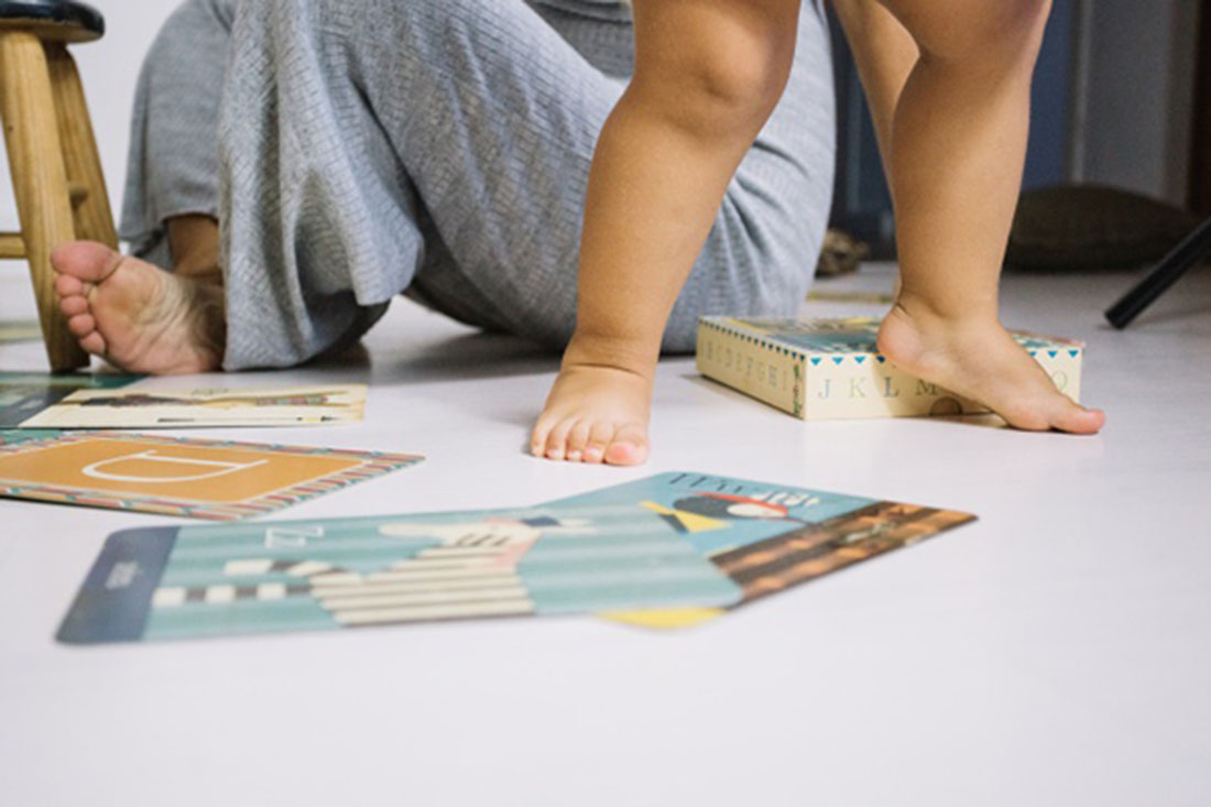 Barefoot baby walking on nursery floor, Photo credit Freepik